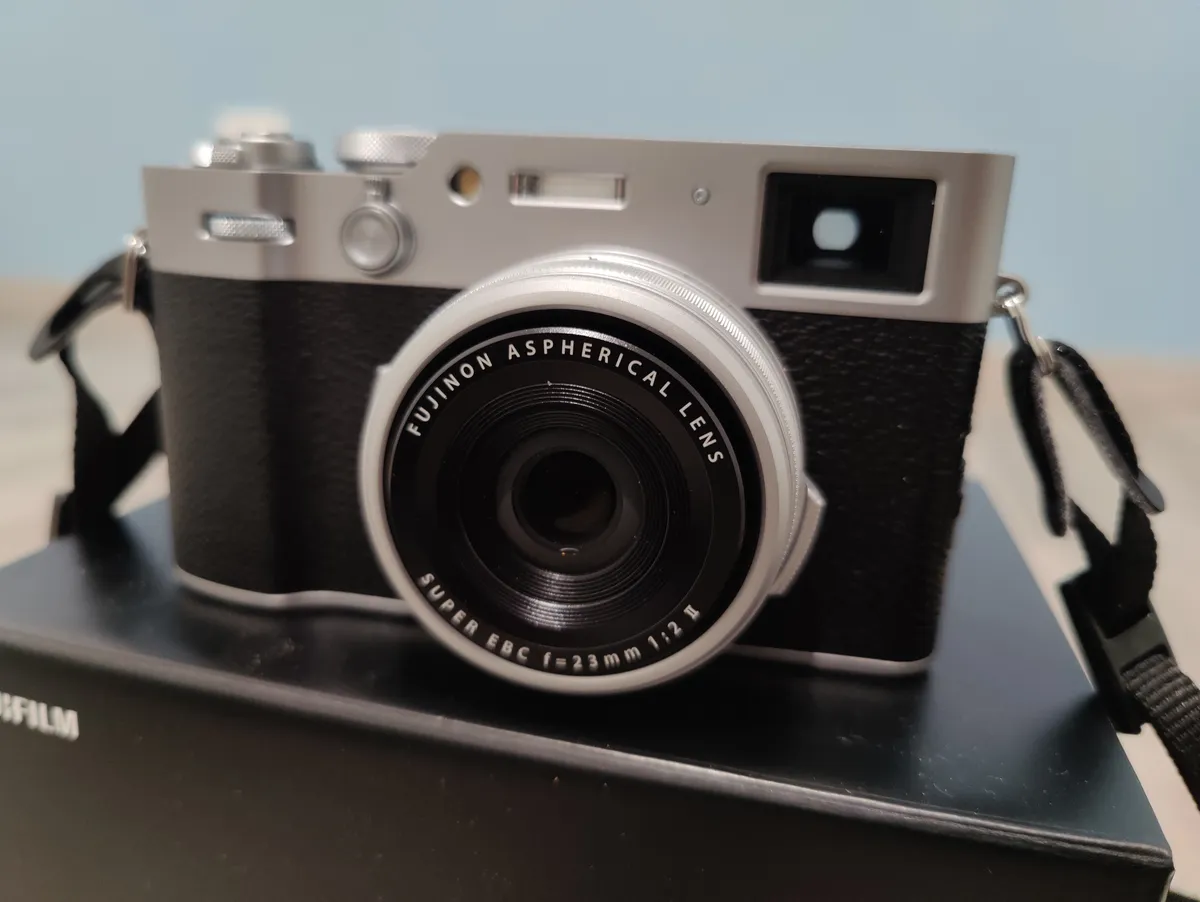Recensione Recensione Fujifilm X100VI: la fotocamera compatta definitiva con IBIS