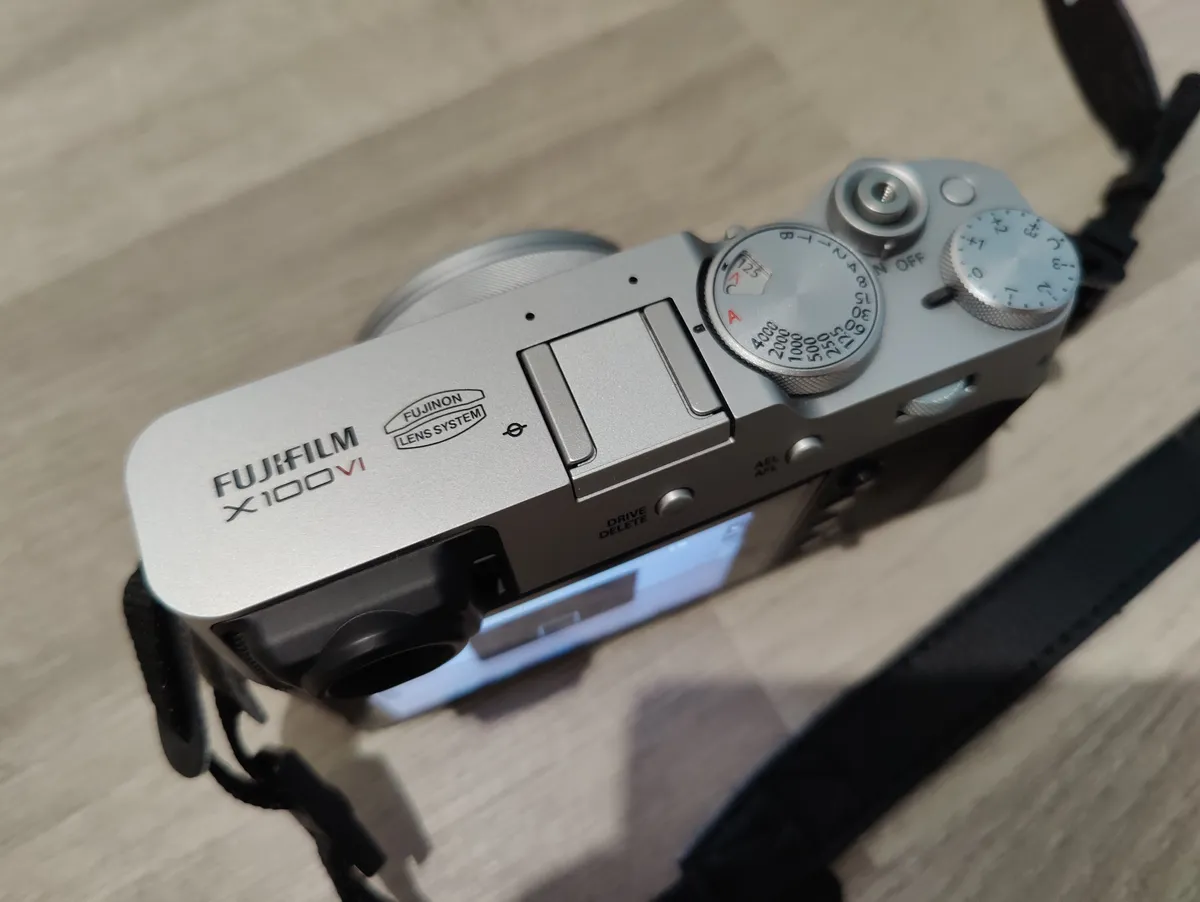 Recensione Recensione Fujifilm X100VI: la fotocamera compatta definitiva con IBIS