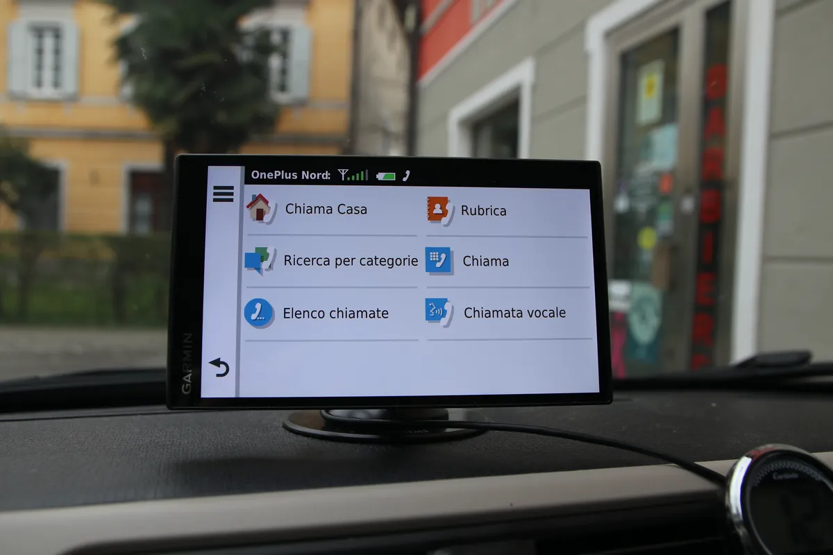 Recensione Recensione Garmin DriveSmart 65: il navigatore smart definitivo