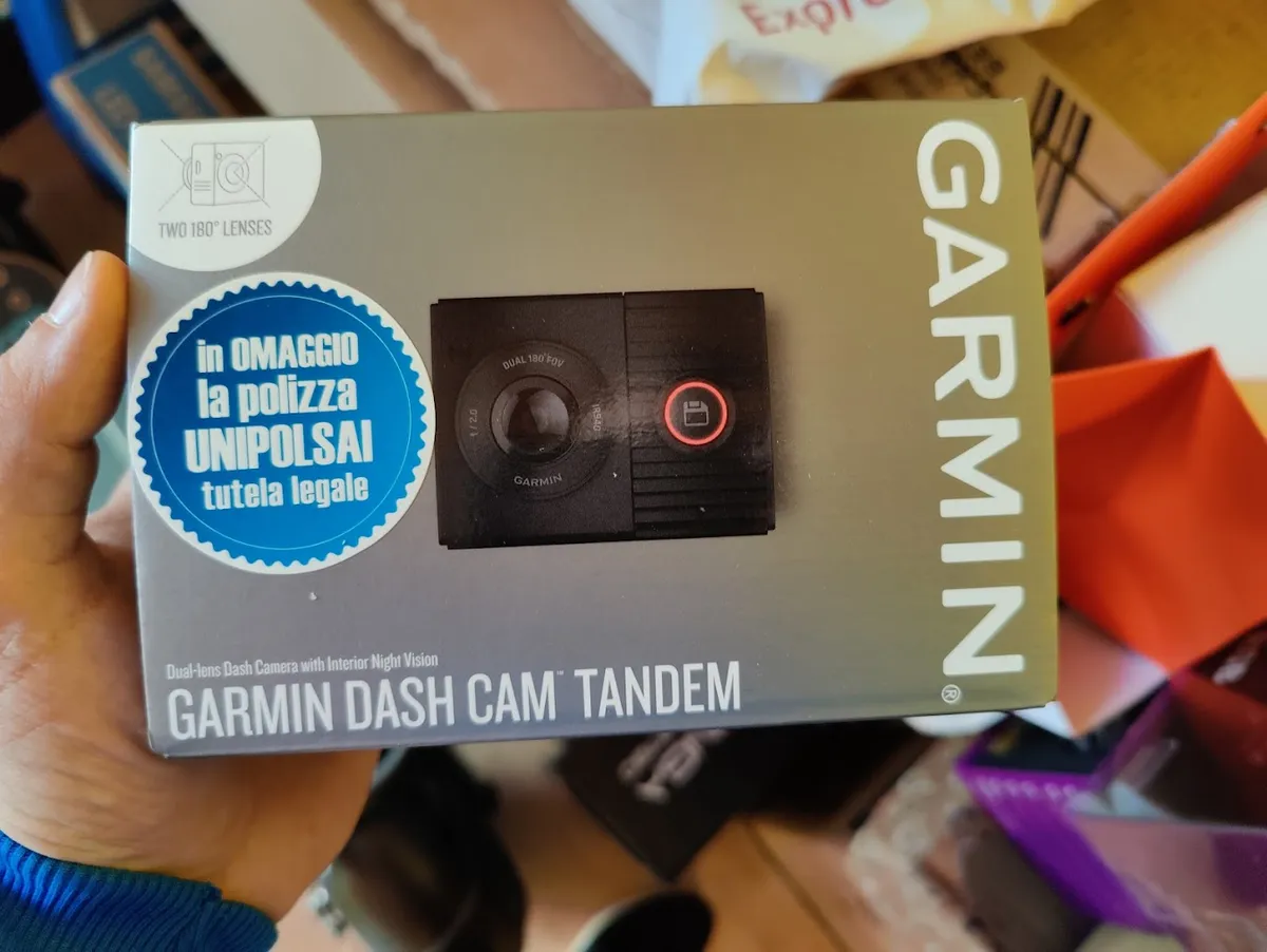 Recensione Recensione Garmin Dash Cam Tandem: Sicurezza Auto a Doppia Lente