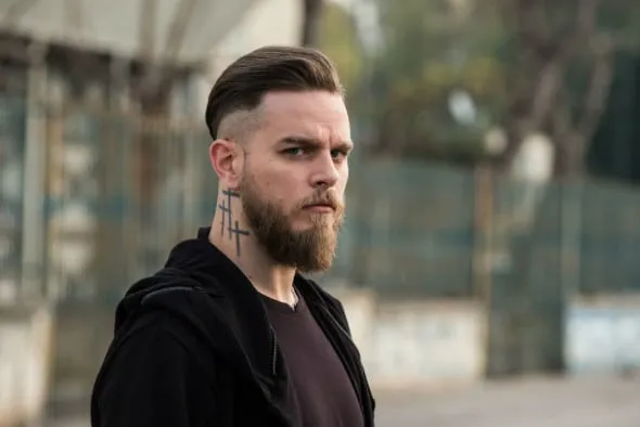 Recensione Recensione Gomorra: Un Fenomeno Globale della Televisione