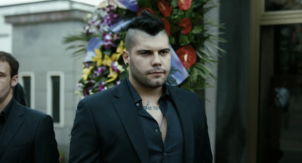Recensione Recensione Gomorra: Un Fenomeno Globale della Televisione