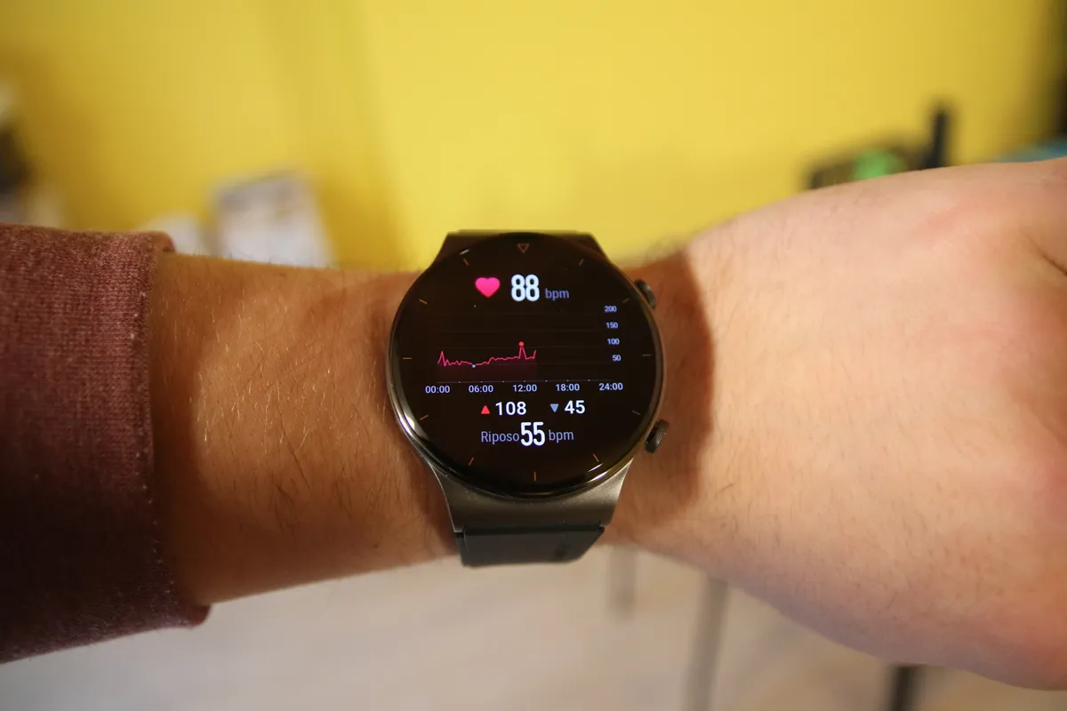 Recensione Recensione Huawei Watch GT 2 Pro: eleganza in titanio e zaffiro