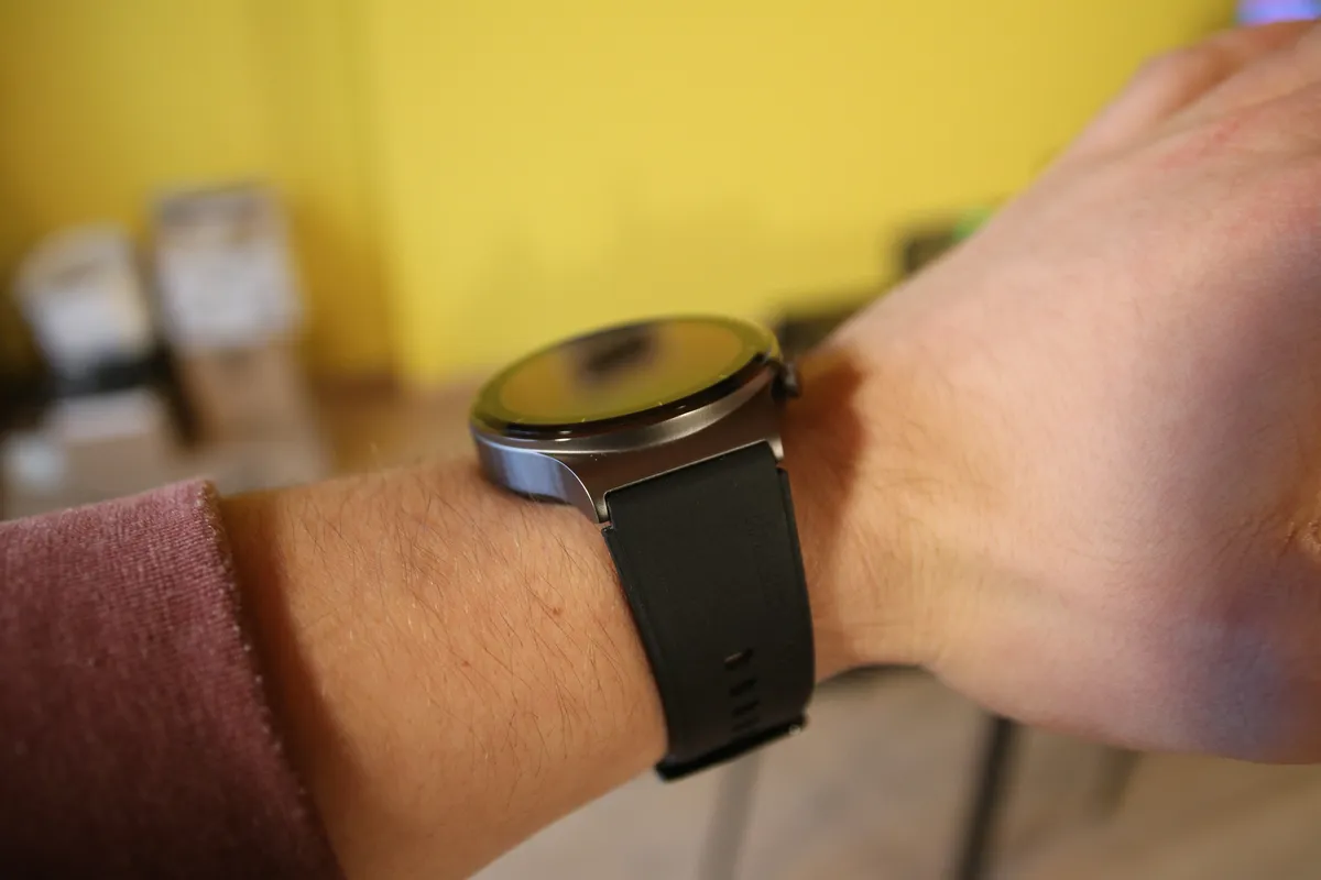 Recensione Recensione Huawei Watch GT 2 Pro: eleganza in titanio e zaffiro