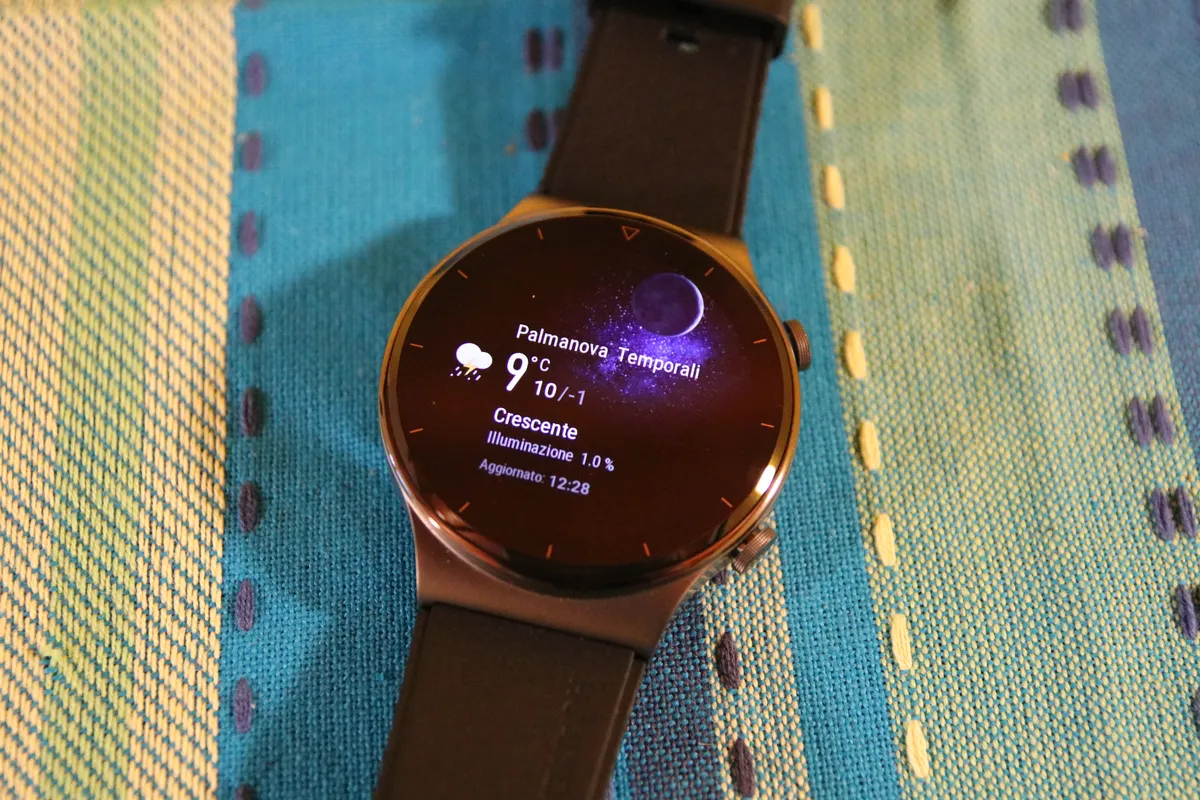 Recensione Recensione Huawei Watch GT 2 Pro: eleganza in titanio e zaffiro
