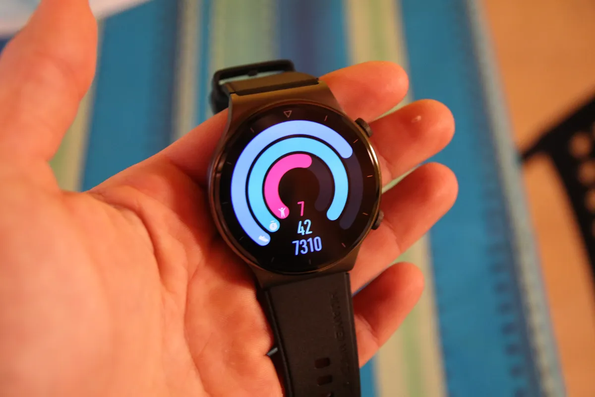 Recensione Recensione Huawei Watch GT 2 Pro: eleganza in titanio e zaffiro