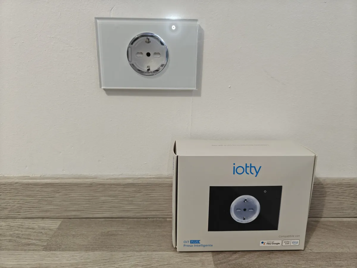 Iotty OiT Plus recensione: presa smart retroilluminata e risparmio