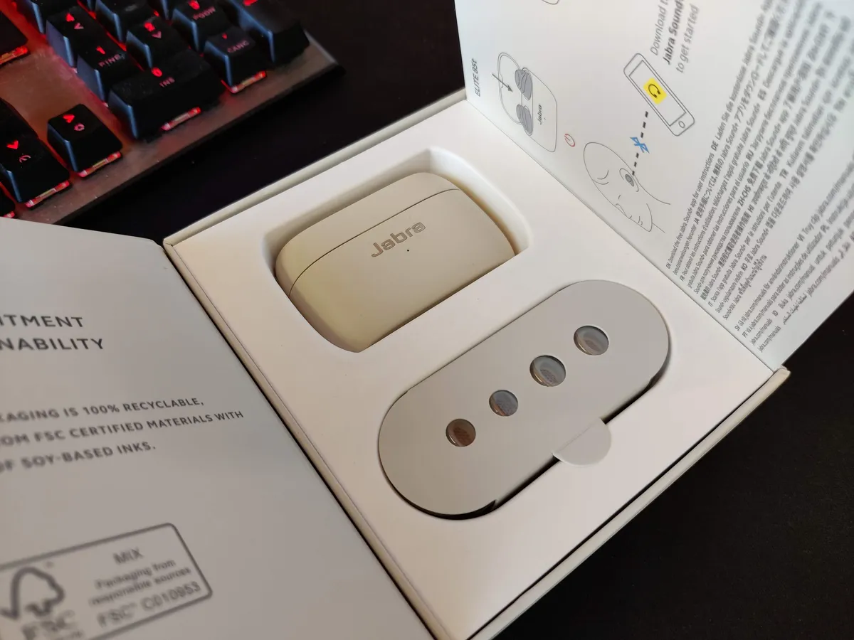 Recensione Recensione Jabra Elite 85t: auricolari TWS top con ANC e gran suono
