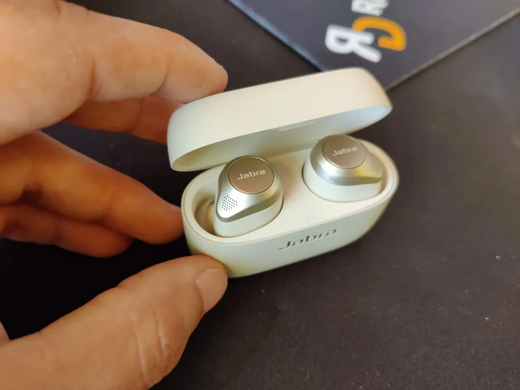 Recensione Recensione Jabra Elite 85t: auricolari TWS top con ANC e gran suono