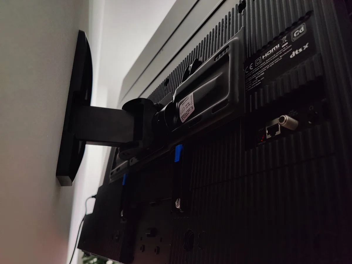 Recensione Meliconi 400 Duo: il supporto TV inclinabile che sorprende