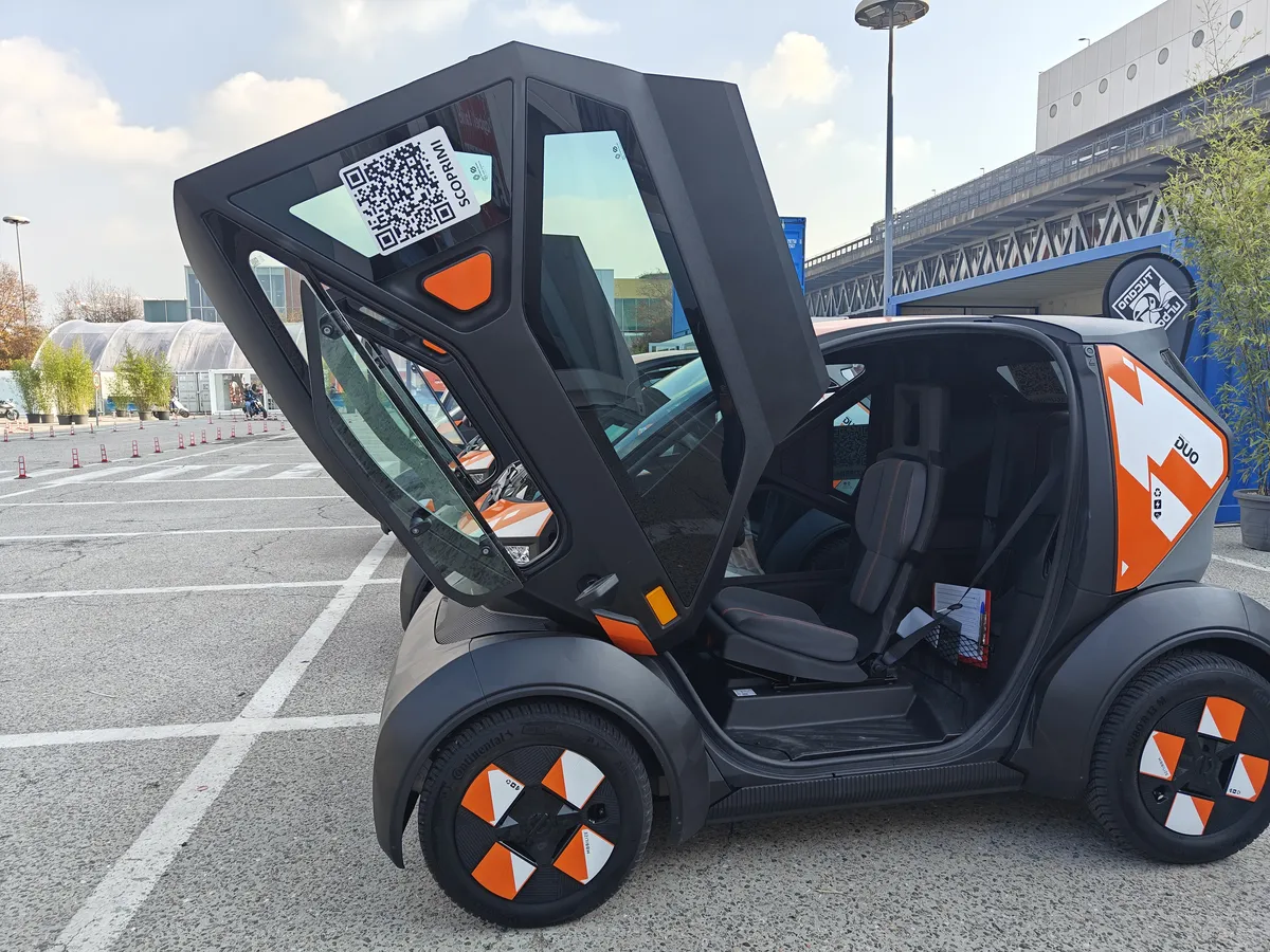 Recensione Recensione Mobilize Duo 45 Neo: il micro-veicolo elettrico con airbag