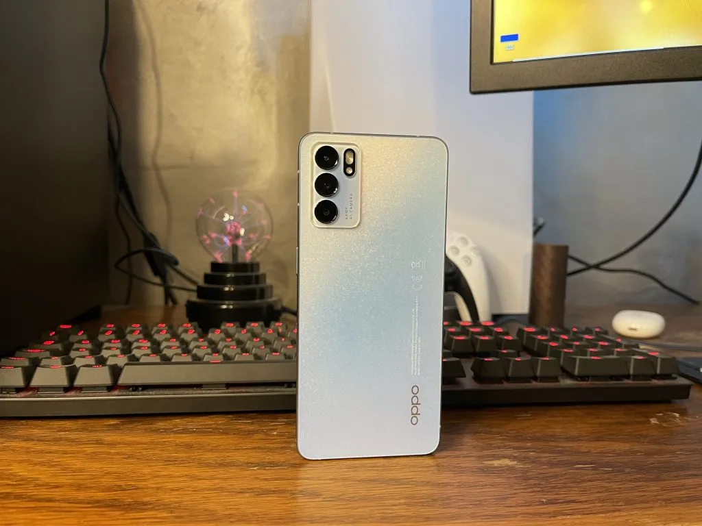 Recensione Recensione Oppo Reno 6: Elegante, Concreto e Super Ricarica