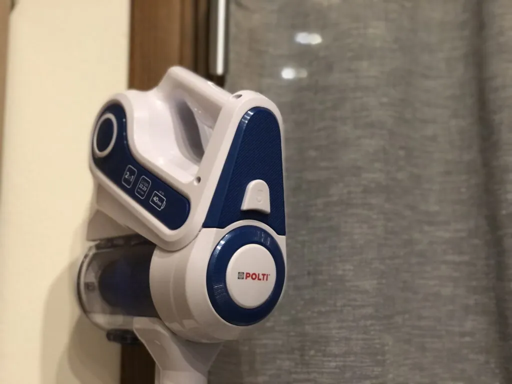 Recensione Recensione Polti Forzaspira Slim SR90B_Plus: la scopa senza fili 2in1