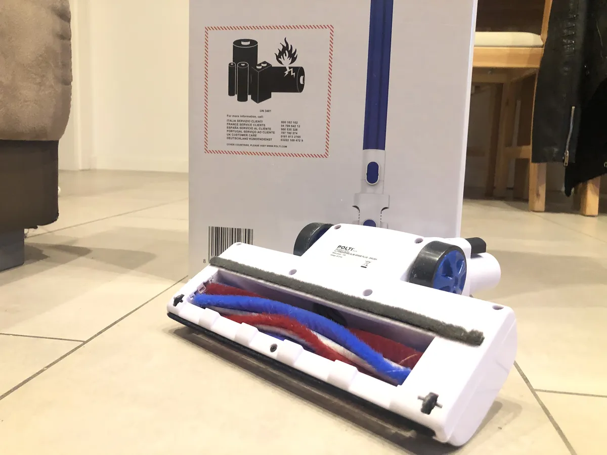 Recensione Recensione Polti Forzaspira Slim SR90B_Plus: la scopa senza fili 2in1