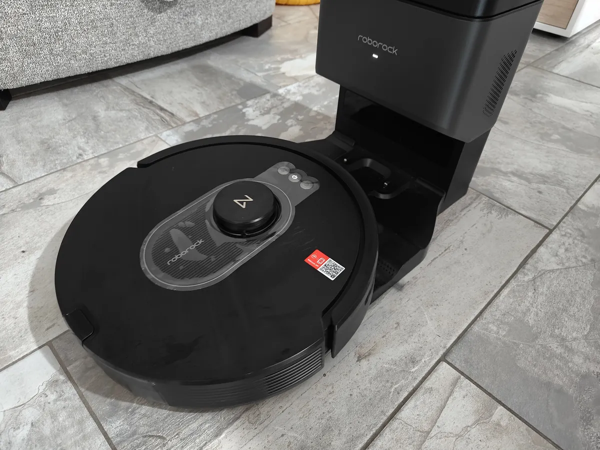 Recensione Roborock Q5 Max+, la recensione: il robot aspirapolvere con svuotamento automatico che fa tutto da solo