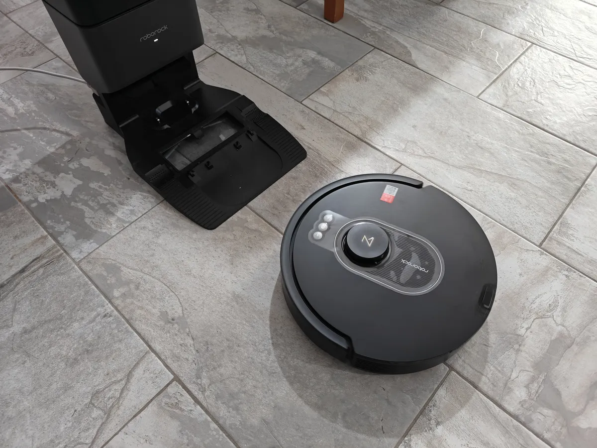Recensione Roborock Q5 Max+, la recensione: il robot aspirapolvere con svuotamento automatico che fa tutto da solo
