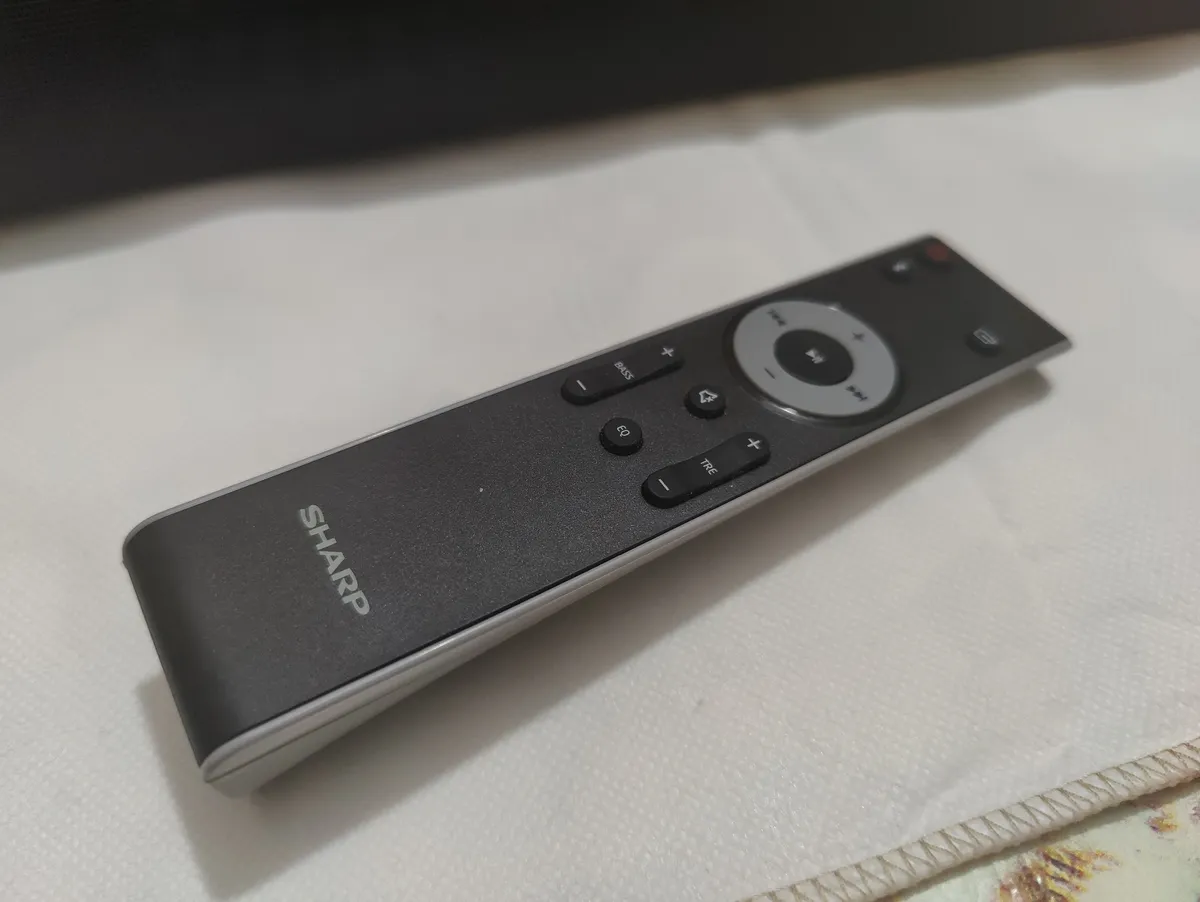 Recensione Recensione Sharp HT-SB100: soundbar economica e compatta per la TV