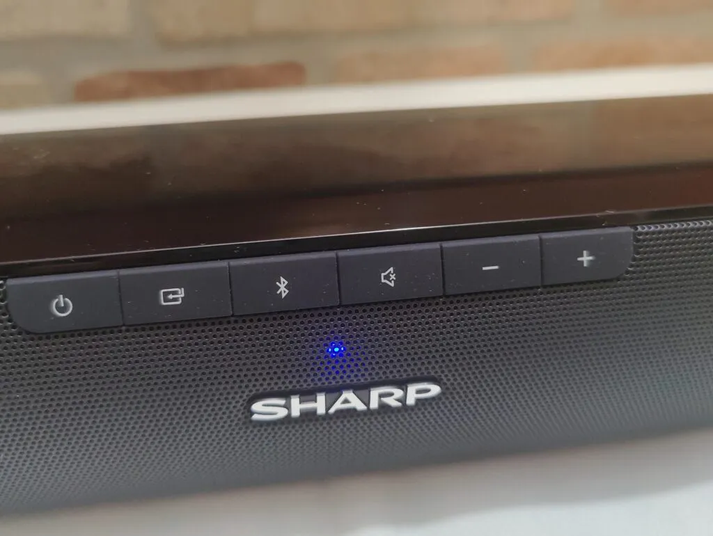 Recensione Recensione Sharp HT-SB100: soundbar economica e compatta per la TV
