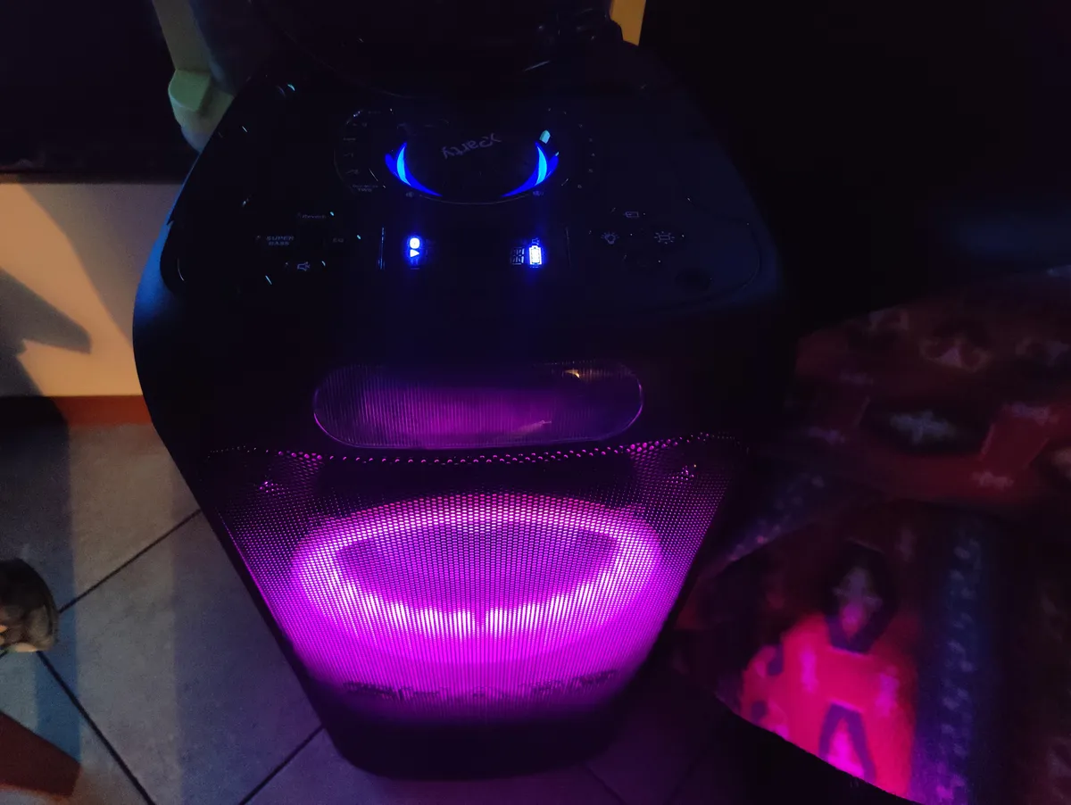Recensione Recensione Sharp XParty Street Beat: altoparlante party da 100W