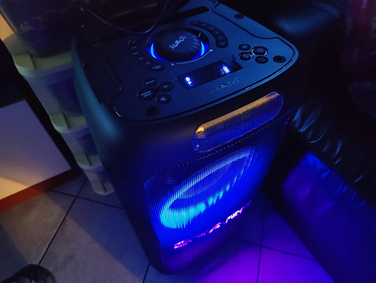 Recensione Recensione Sharp XParty Street Beat: altoparlante party da 100W