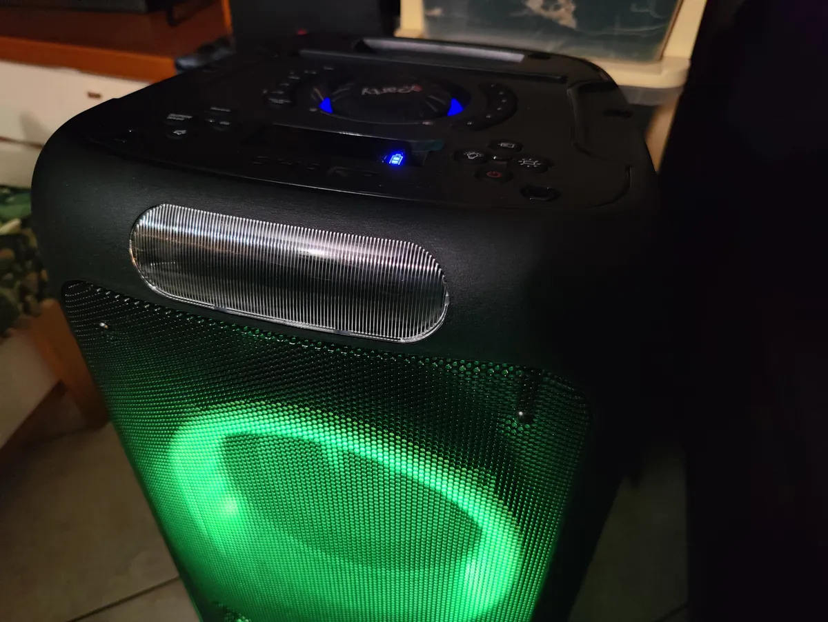 Recensione Recensione Sharp XParty Street Beat: altoparlante party da 100W