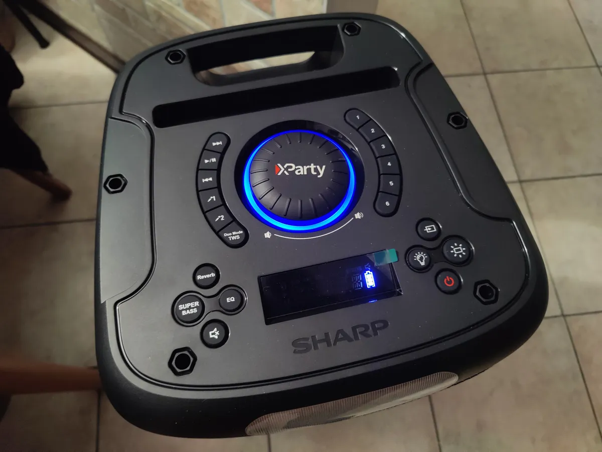 Recensione Recensione Sharp XParty Street Beat: altoparlante party da 100W
