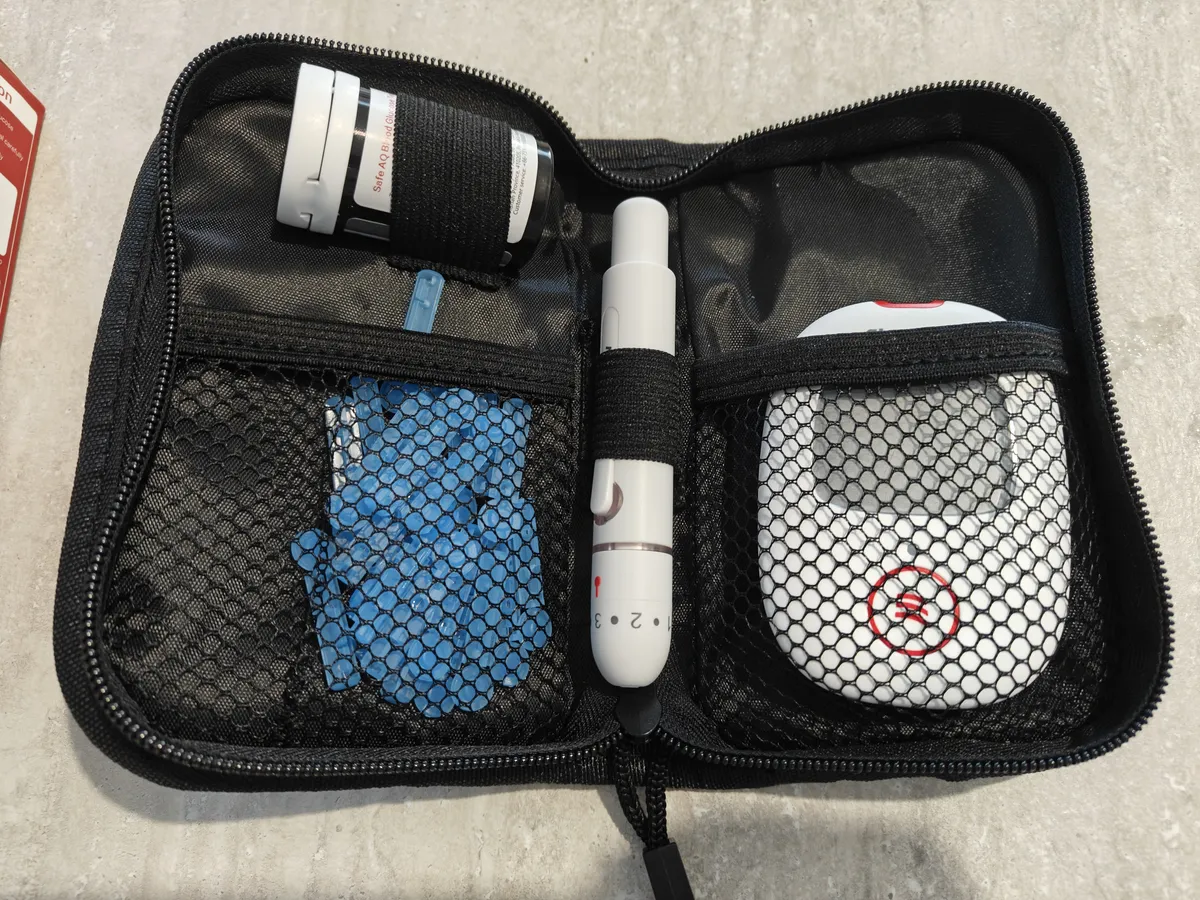 Recensione Recensione Sinocare Safe AQ Voice: kit glicemia semplice e vocale