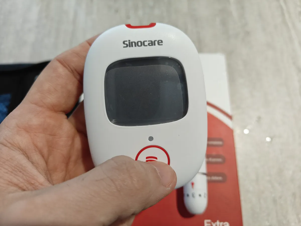 Recensione Recensione Sinocare Safe AQ Voice: kit glicemia semplice e vocale