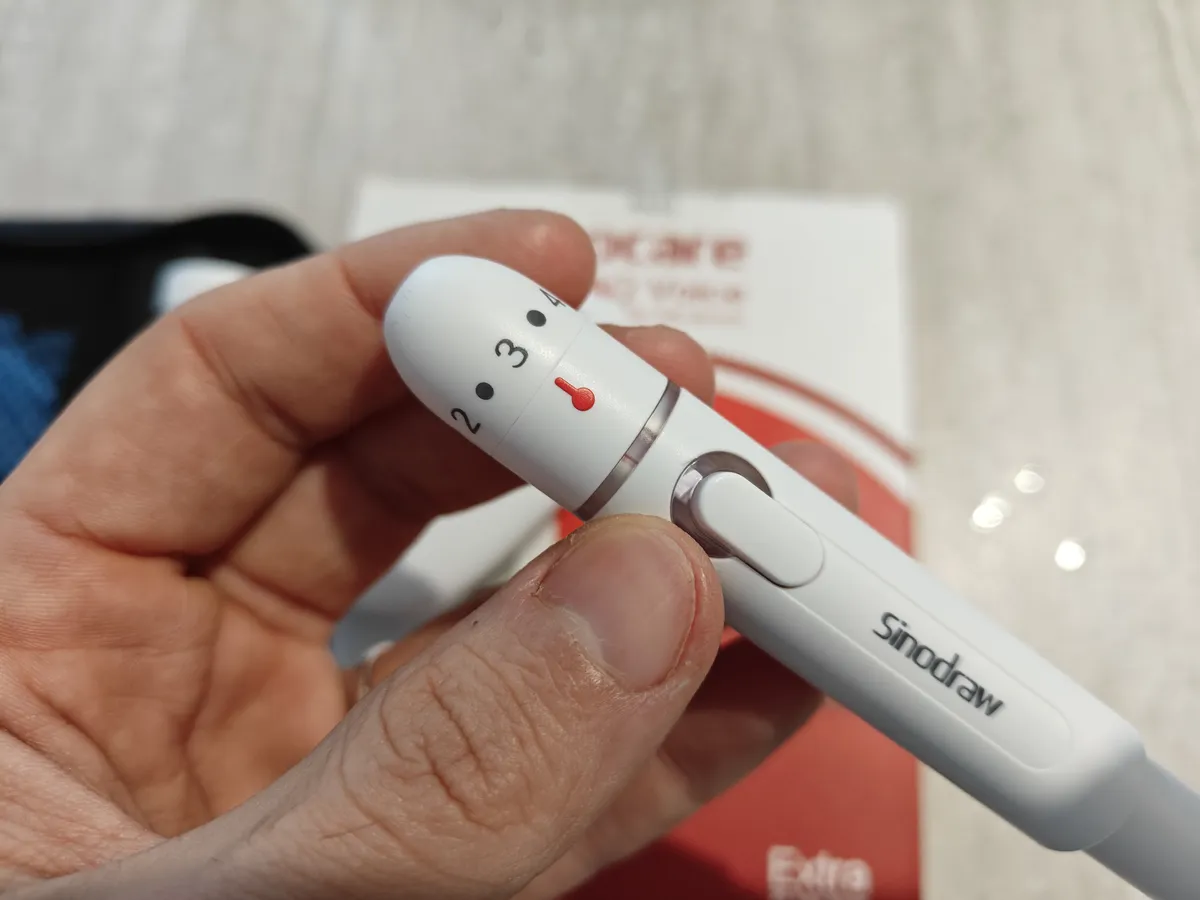 Recensione Recensione Sinocare Safe AQ Voice: kit glicemia semplice e vocale