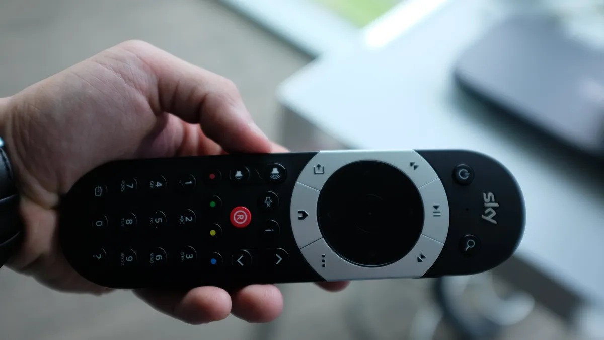 Recensione 'Recensione Sky Q: Innovazione e Versatilità per la TV del Futuro'