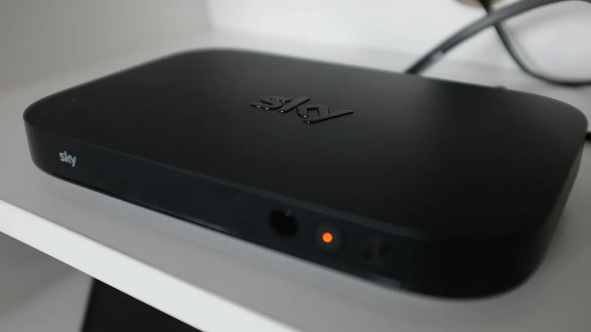 Recensione 'Recensione Sky Q: Innovazione e Versatilità per la TV del Futuro'