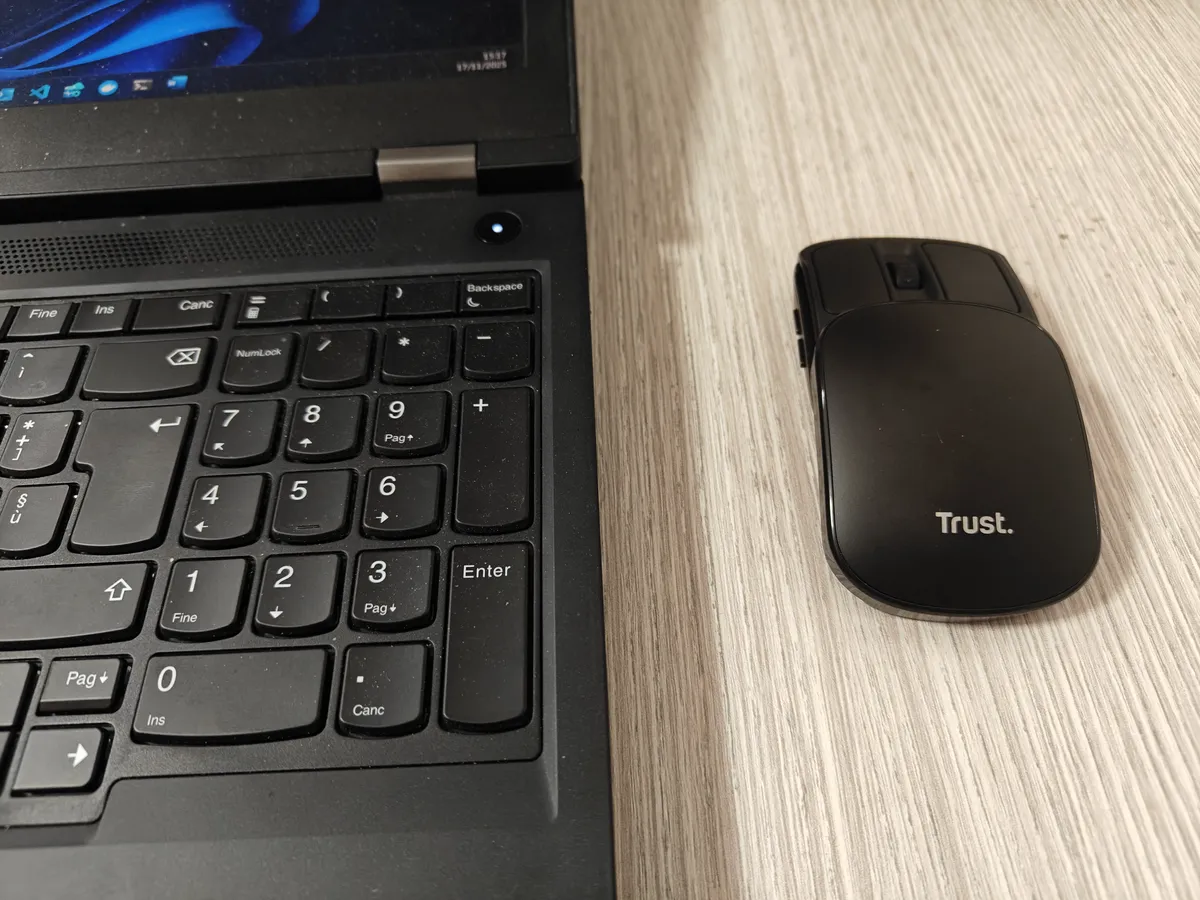 Recensione Recensione Trust Zylo: il mouse wireless pieghevole da taschino
