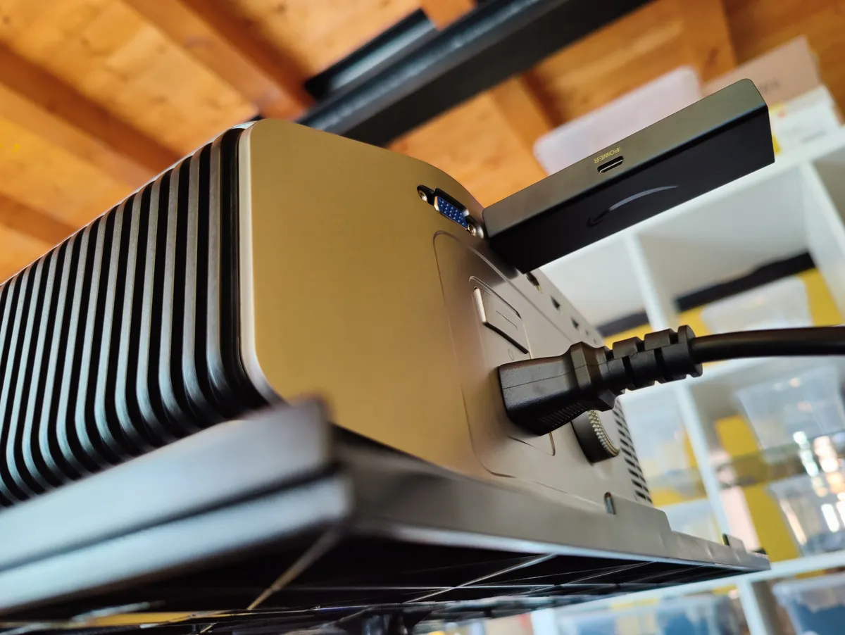 Recensione Recensione Vamvo L6200: il proiettore Full HD per il cinema in casa