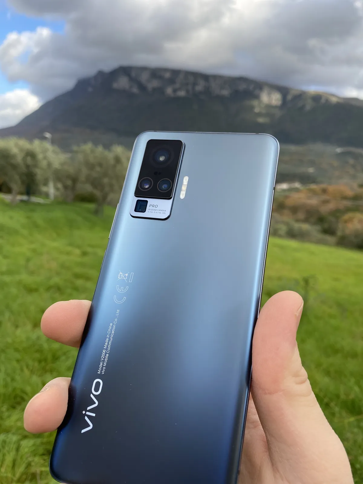 Recensione Vivo X51 5G: un dispositivo di qualità ma con un prezzo discutibile