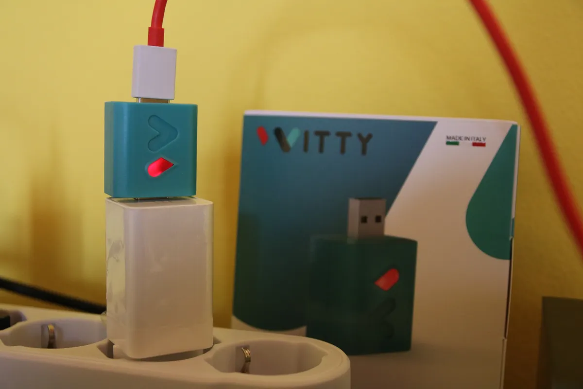 Recensione Recensione Witty: l'adattatore smart che allunga la vita dello smartphone
