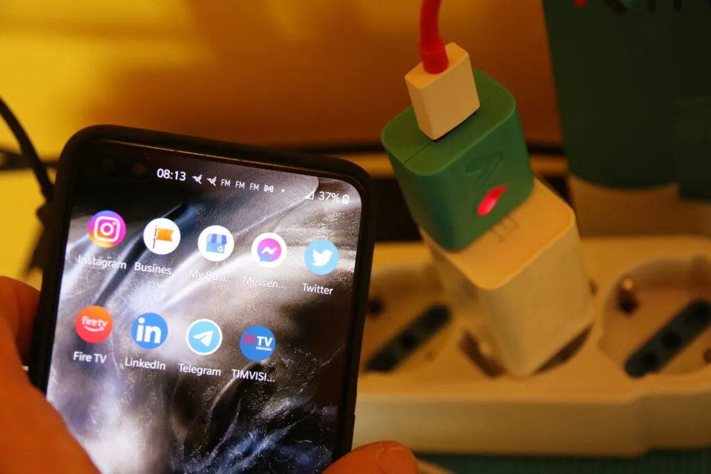 Recensione Recensione Witty: l'adattatore smart che allunga la vita dello smartphone