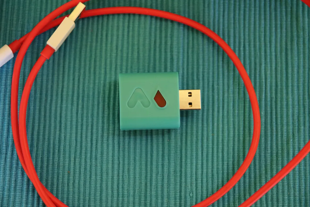 Recensione Recensione Witty: l'adattatore smart che allunga la vita dello smartphone