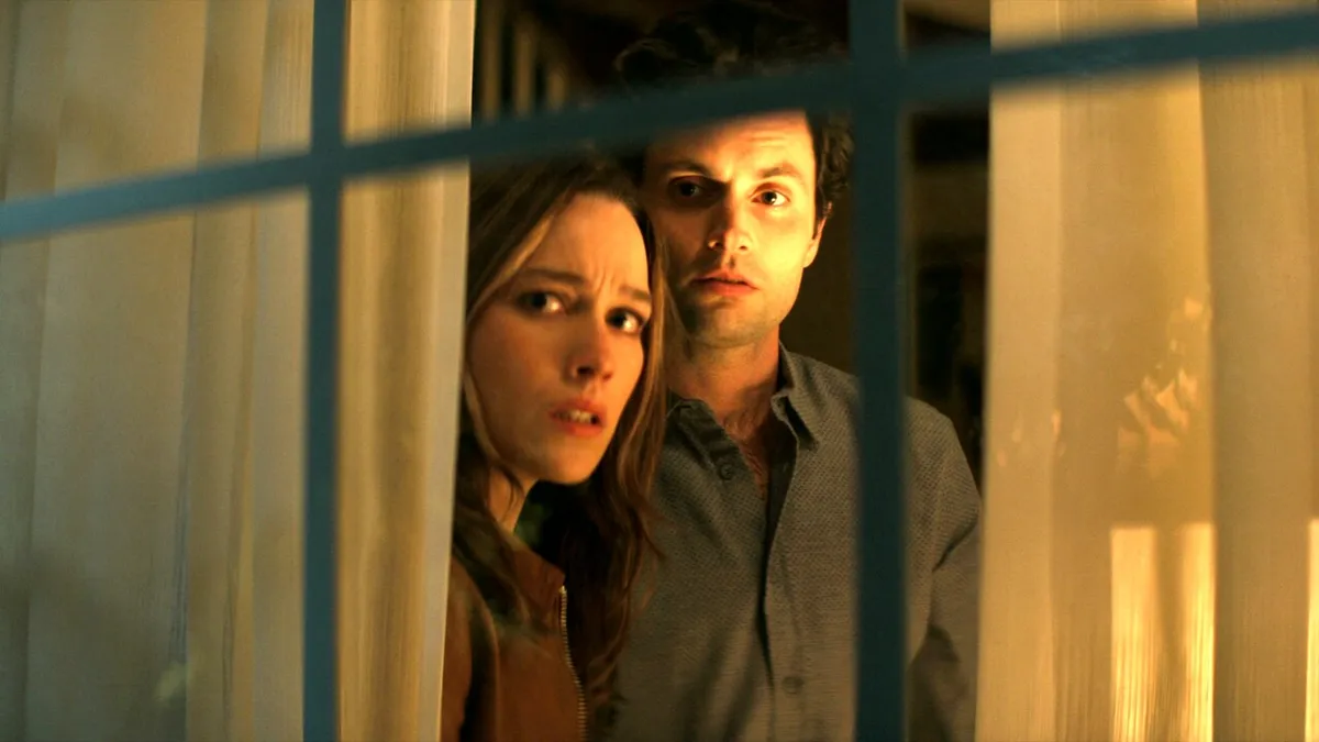 Recensione Recensione You 3: ossessioni e drammi familiari su Netflix